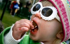 Laura Bush Hosts Annual White House Easter Egg Roll