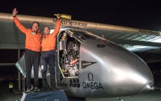 Solar Impulse 2 Lands In Silicon Valley After Pacific Crossing