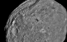 NASA's Dawn Spacecraft Sends back Pictures Of Vesta Asteroid 