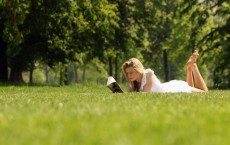 Warm Weather Hits The UK