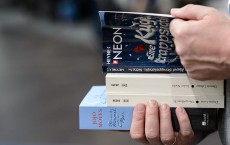 Book Readers Live Longer Than Non Readers, New Study Finds