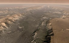 Valles Marineris Cuts Through Mars Surface