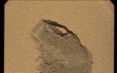 Curiosity Begins Action with First Scooped Sample