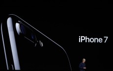 Apple removes iPhone 7's Headphone Jack