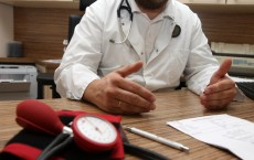 Doctors Seek Higher Fees From Health Insurers