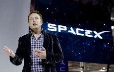 SpaceX CEO Elon Musk Unveils Company's New Manned Spacecraft, The Dragon V2