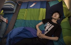 Chinese Shoppers Make The Most Of IKEA's Open Bed Policy