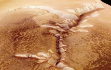 ESA's Mars Express Returns Images Of Echus Chasma