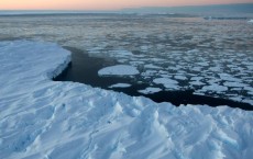 Sudden collapse of the Antarctic ice-sheet might be associated with rapid increase in carbon dioxide level