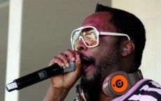 Will.i.am's New Wireless Bluetooth Earphones Complete Review, Specs And Price On Apple Stores!