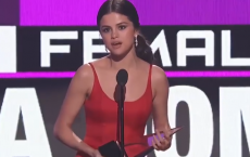 Selena Gomez Talks About Her depression At The AMAs