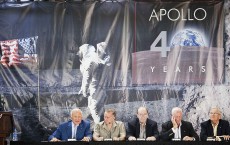 Apollo Astronauts Mark 40th Anniversary Of First Moon Landing 