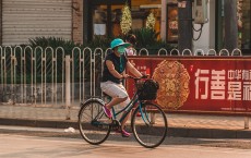 People wear mask to avoid breathing in pollution