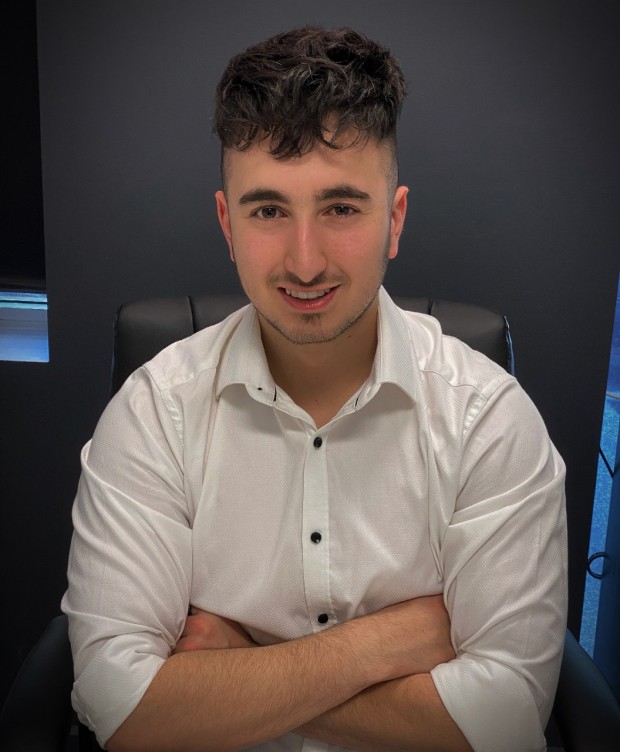 Six Digits of Profit: The Story of Twenty-Year-Old Entrepreneur Lukas Tsimopoulos