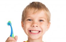 Toothpaste with Antibacterial Agent Reduces Plaque and Gingivitis